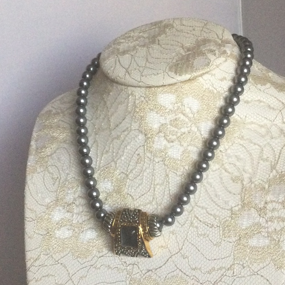 Stunning grey faux pearl necklace